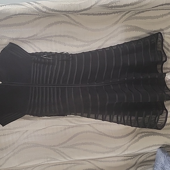 Dress - Picture 4 of 4